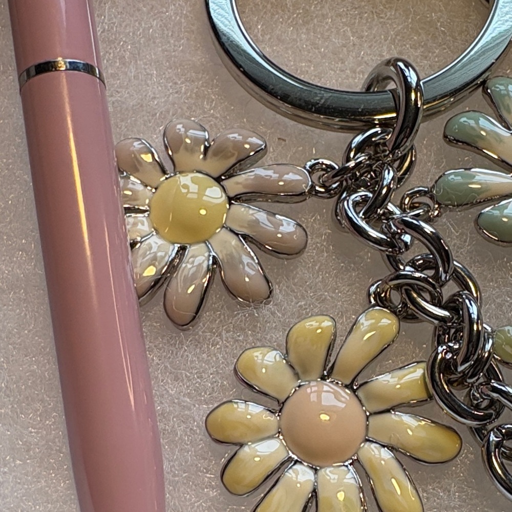 Coach Daisy Keychain with Pink mini Pen - Picture 3 of 6